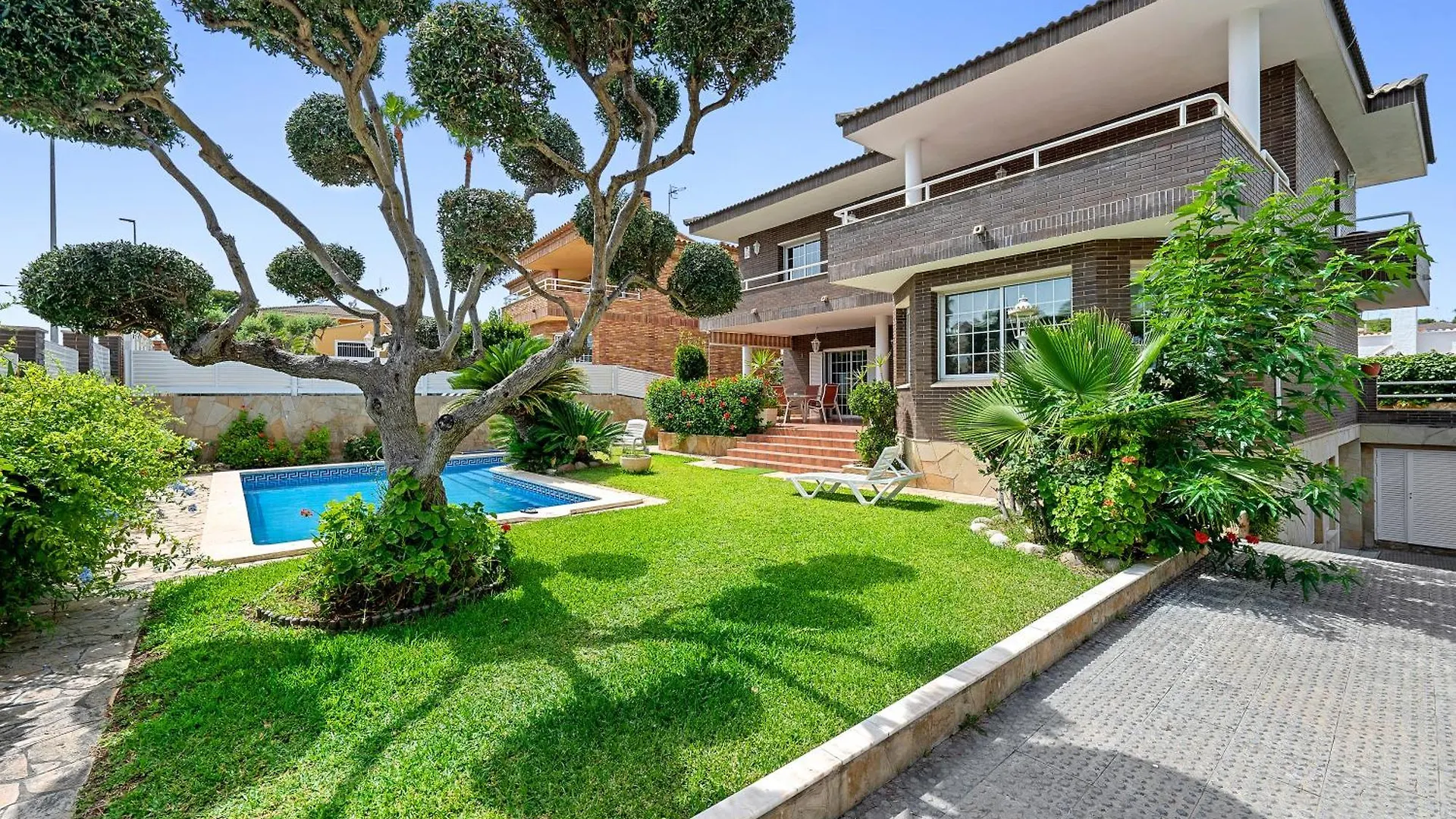 Villa Joshua Calafell